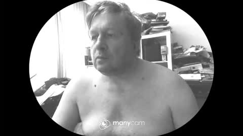 Snapshot of vejun2025 chatting on May 17, 11:17 am vejun2025 online show from May 17, 11:17 am