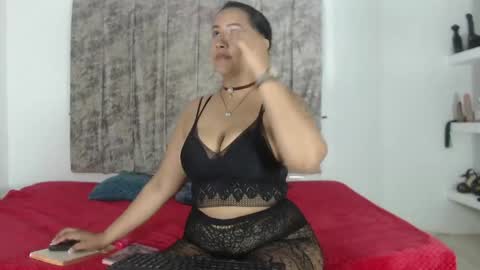 Snapshot of velaand_edwar01 chatting on May 24, 8:58 pm VelaAndEdwa online show from May 24, 8:58 pm