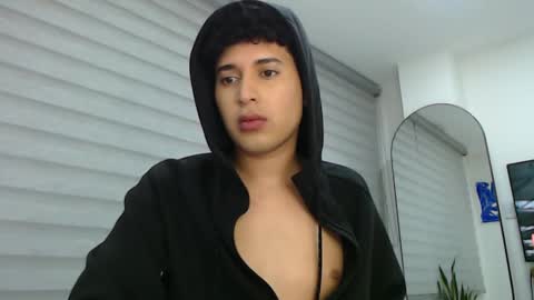 Snapshot of velascosexyboy chatting on January 9, 2:11 am velascosexyboy online show from January 9, 2:11 am
