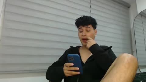 Snapshot of velascosexyboy chatting on January 17, 2:08 am velascosexyboy online show from January 17, 2:08 am