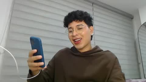 Snapshot of velascosexyboy chatting on January 28, 2:43 am velascosexyboy online show from January 28, 2:43 am