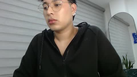 Snapshot of velascosexyboy chatting on February 11, 2:25 am velascosexyboy online show from February 11, 2:25 am