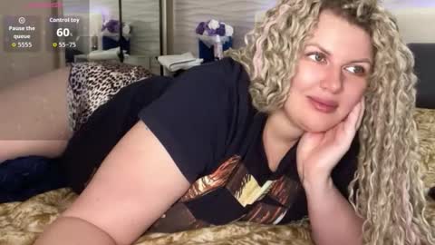 Snapshot of vellinka chatting on September 13, 5:51 am vellinka online show from September 13, 5:51 am