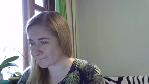 Snapshot of velly_vassa chatting on November 17, 7:58 am velly_vassa online show from November 17, 7:58 am