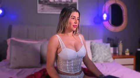 Snapshot of veluna_ chatting on June 9, 12:17 pm veluna_ online show from June 9, 12:17 pm