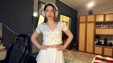 Nia online show from March 17, 3:26 pm