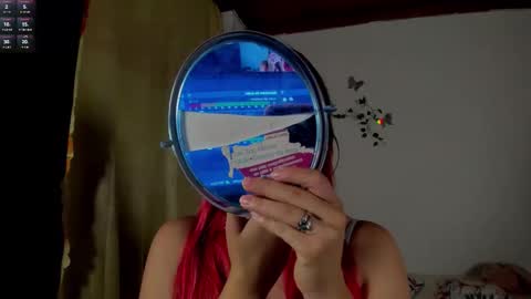 Snapshot of velvet_00 chatting on February 10, 8:29 am velvet_00 online show from February 10, 8:29 am