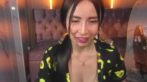 velvet_celeste_b online show from April 24, 12:29 pm