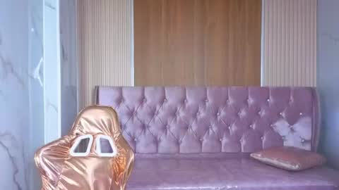 Snapshot of velvet_celeste_b chatting on June 11, 12:32 am velvet_celeste_b online show from June 11, 12:32 am