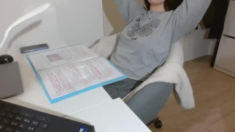 Snapshot of velvet_desiree chatting on February 8, 5:27 pm Velvet Desiree online show from February 8, 5:27 pm