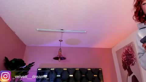 Snapshot of velvet_dreams_ chatting on June 3, 2:33 pm Isabella online show from June 3, 2:33 pm