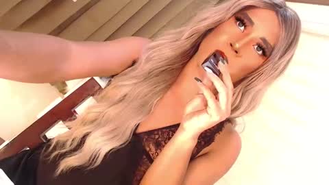 Snapshot of velvet_fux chatting on December 4, 10:24 am Richy will make you fall in love online show from December 4, 10:24 am