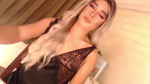 Snapshot of velvet_fux chatting on December 18, 9:36 am Richy will make you fall in love online show from December 18, 9:36 am