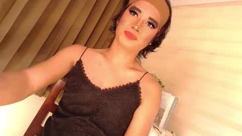 Snapshot of velvet_fux chatting on December 20, 6:24 pm Richy will make you fall in love online show from December 20, 6:24 pm