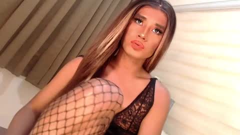 Snapshot of velvet_fux chatting on January 6, 2:47 pm Richy will make you fall in love online show from January 6, 2:47 pm