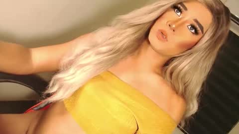 Snapshot of velvet_fux chatting on October 12, 12:09 am Richy will make you fall in love online show from October 12, 12:09 am