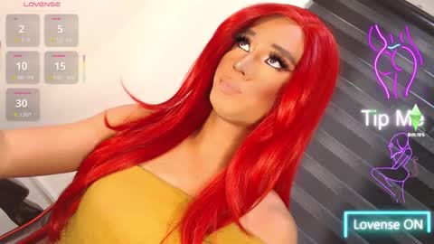 Snapshot of velvet_fux chatting on December 23, 3:15 am Richy will make you fall in love online show from December 23, 3:15 am