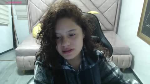 velvet_moon_v online show from January 19, 1:04 pm