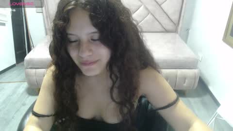 velvet_moon_v online show from February 23, 7:44 pm