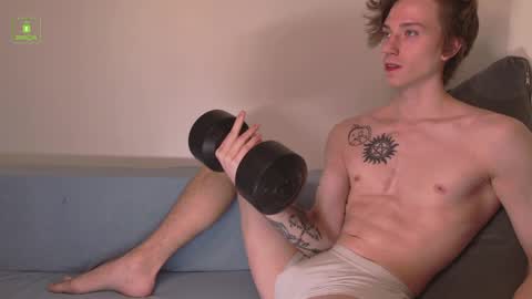 Snapshot of velvet_power chatting on April 25, 4:48 am Ares online show from April 25, 4:48 am