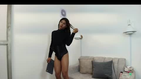 Snapshot of velvet_sex23 chatting on July 16, 4:18 am velvet_sex23 online show from July 16, 4:18 am