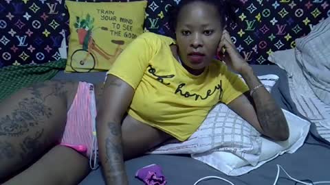 Snapshot of velvet_temptress chatting on July 4, 3:35 am velvet online show from July 4, 3:35 am