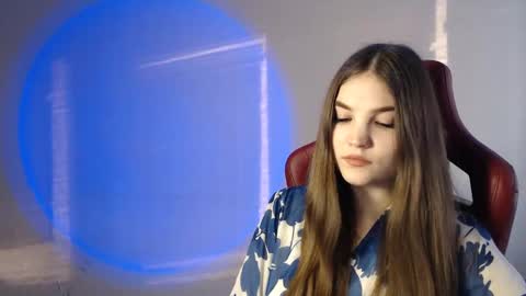 Snapshot of velveta_kiss chatting on February 24, 2:37 pm velveta_kiss online show from February 24, 2:37 pm