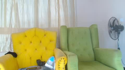 ella online show from May 1, 12:21 pm