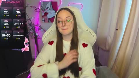 Snapshot of velvetgloww chatting on February 2, 2:43 am Violetta online show from February 2, 2:43 am