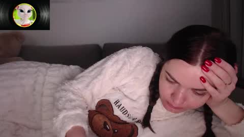 velvetmoon123 online show from February 5, 8:19 am