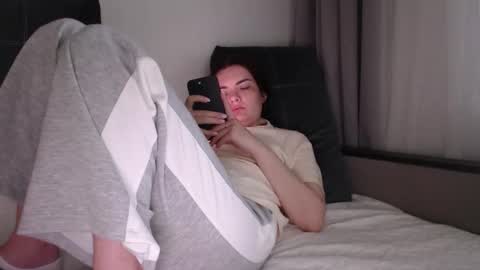 velvetmoon123 online show from March 16, 5:44 am