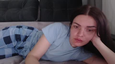 velvetmoon123 online show from April 1, 6:36 am