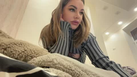 velvetqueen99 online show from April 13, 7:19 pm