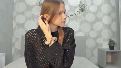 Kelly online show from November 25, 6:46 am