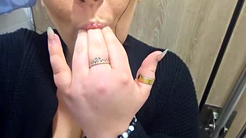 Snapshot of velvetroulette chatting on November 5, 12:27 pm velvetroulette online show from November 5, 12:27 pm