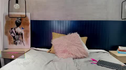 velvettease_ online show from March 5, 1:40 pm