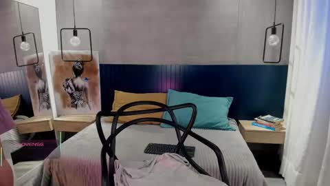 velvettease_ online show from March 21, 12:54 pm