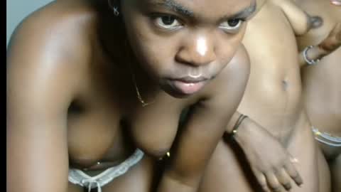 Snapshot of velvetvibes02 chatting on May 30, 8:17 pm mellisa online show from May 30, 8:17 pm