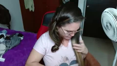 venecasexy44 online show from April 5, 11:07 am