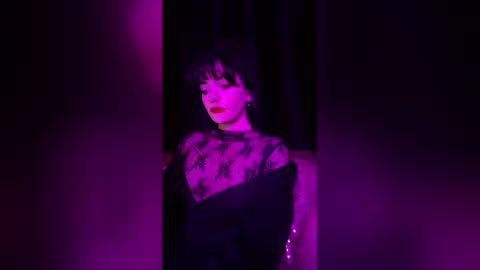 Snapshot of venom_goddess chatting on March 6, 9:00 pm venom_goddess online show from March 6, 9:00 pm