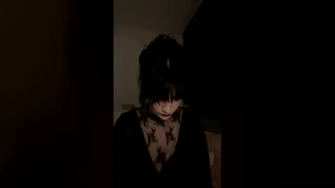 Snapshot of venom_goddess chatting on May 19, 7:53 pm venom_goddess online show from May 19, 7:53 pm