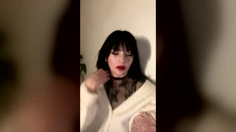 Snapshot of venom_goddess chatting on July 8, 9:19 pm venom_goddess online show from July 8, 9:19 pm
