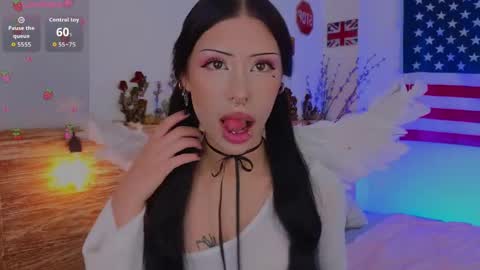 Snapshot of venomeowww_ chatting on May 31, 4:53 am Vivian online show from May 31, 4:53 am
