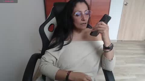 venus496613 online show from June 19, 4:44 pm