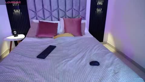 Snapshot of venus_999_ chatting on July 2, 10:16 pm venus_999_ online show from July 2, 10:16 pm
