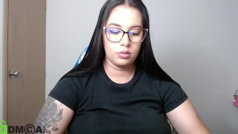 Snapshot of venus__24 chatting on May 28, 3:26 am venus online show from May 28, 3:26 am