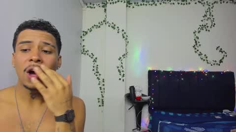 Snapshot of venus_boy2 chatting on November 13, 3:16 am venus_boy2 online show from November 13, 3:16 am