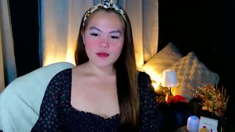 Snapshot of venus_colly chatting on November 12, 3:34 pm I am Colly Your mystery girl online show from November 12, 3:34 pm