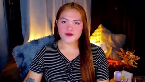 Snapshot of venus_colly chatting on November 17, 12:49 am I am Colly Your mystery girl online show from November 17, 12:49 am