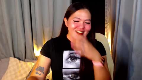 Snapshot of venus_colly chatting on April 9, 5:07 am I am Colly Your mystery girl online show from April 9, 5:07 am